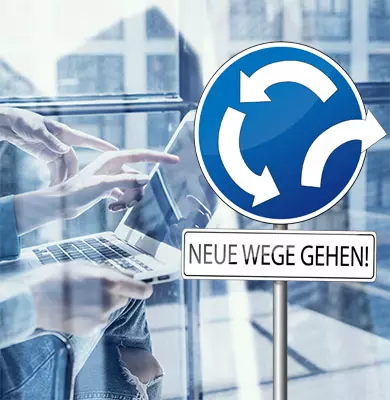 neue Wege gehen, Kreisverkehr-Schild ein Pfeil biegt nach rechts ab